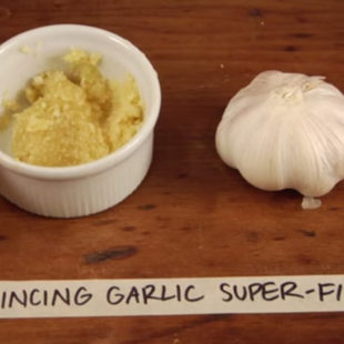 Mincing Garlic Super Fine