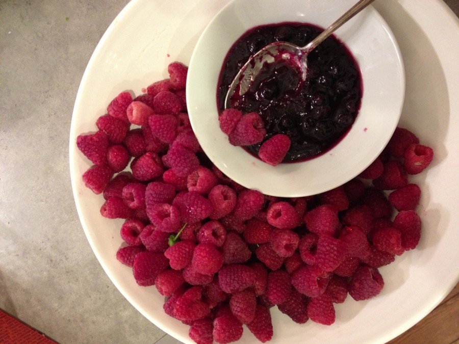 Raspberries with Olive Oil Blueberry Sauce