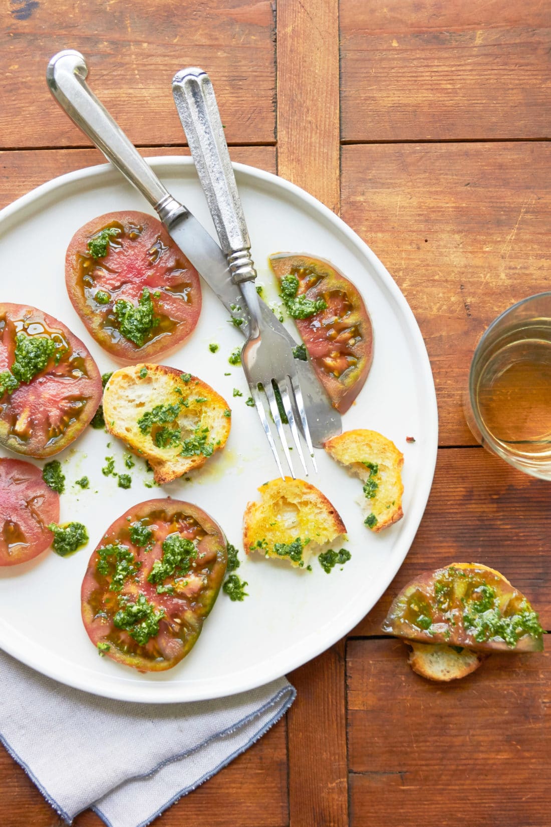 Easy Tomatoes Recipe / Photo by Mia / Katie Workman / themom100.com