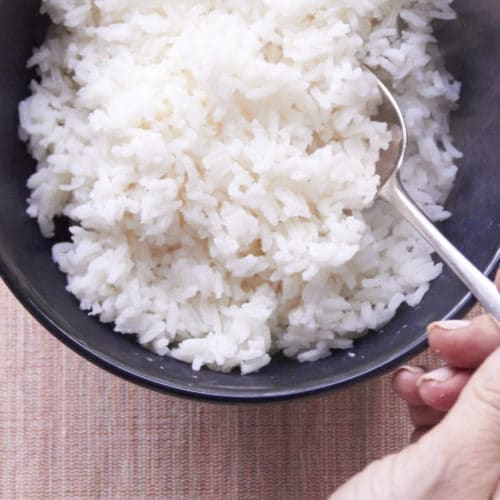 How To Cook Perfect Rice On The Stove The Mom 100