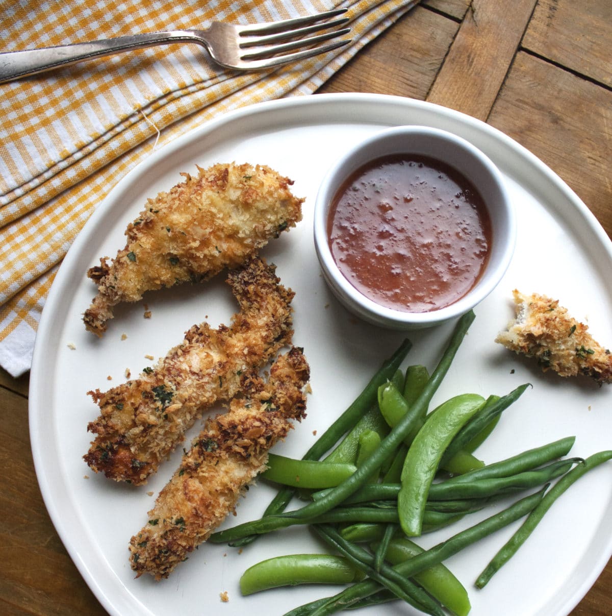 Crispy Chicken Strips with Apricot Mustard Dipping Sauce / Laura Agra / Katie Workman / themom100.com/ photo Sarah Crowder