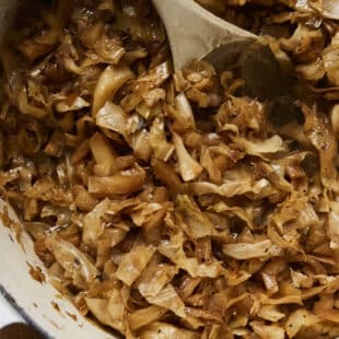 Beer-Braised Cabbage in Dutch Oven