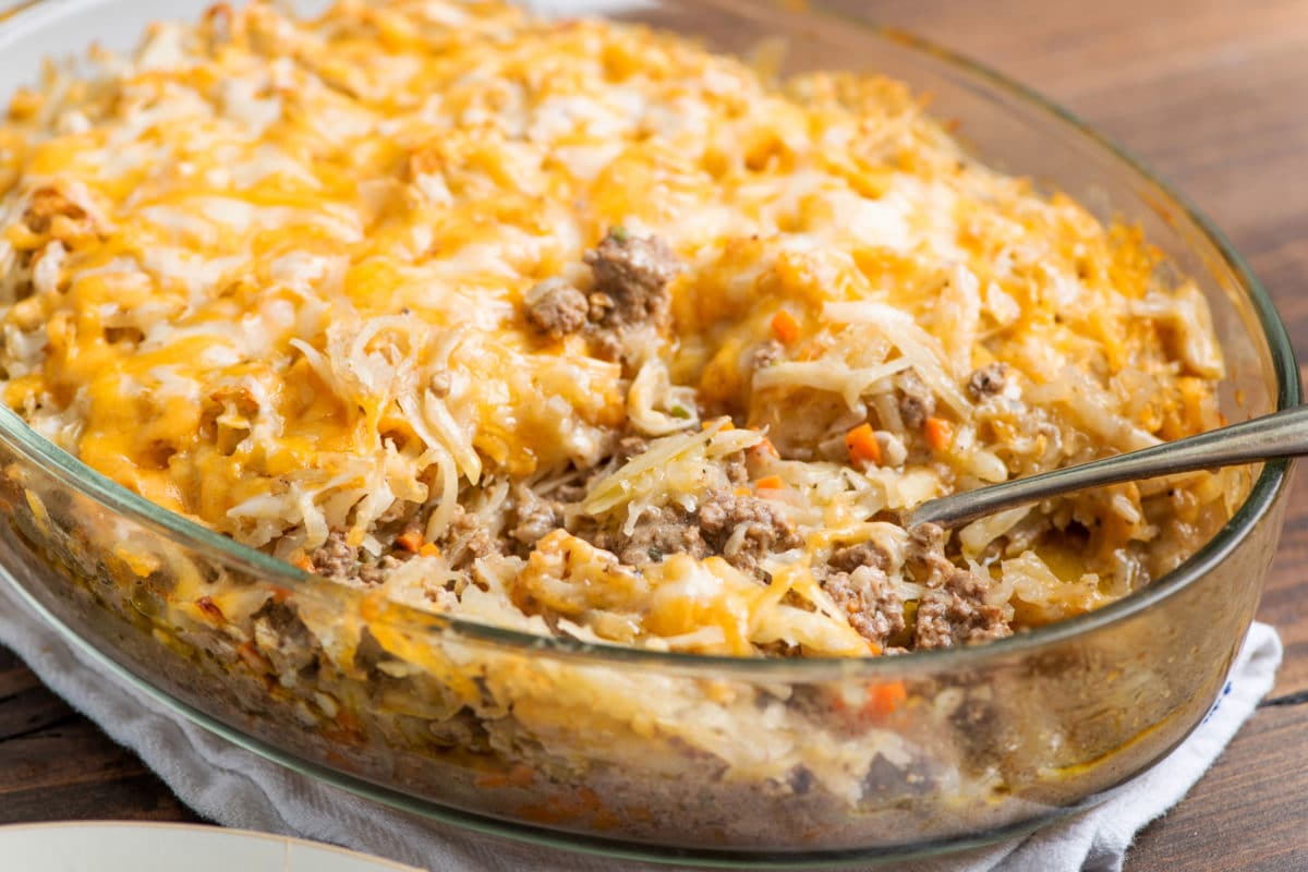 Cheesy Ground Beef And Hash Brown Casserole Recipe — The Mom 100 