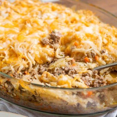 Cheesy Ground Beef and Hashbrown Casserole Recipe — The Mom 100