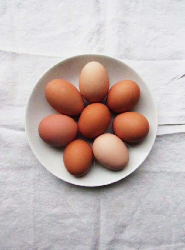 Should you peel hard boiled eggs warm or cold?