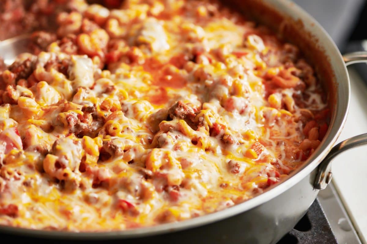 One-Skillet Cheesy Beef and Macaroni