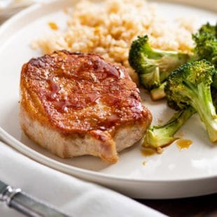 Garlicky Pork Chops and Broccoli