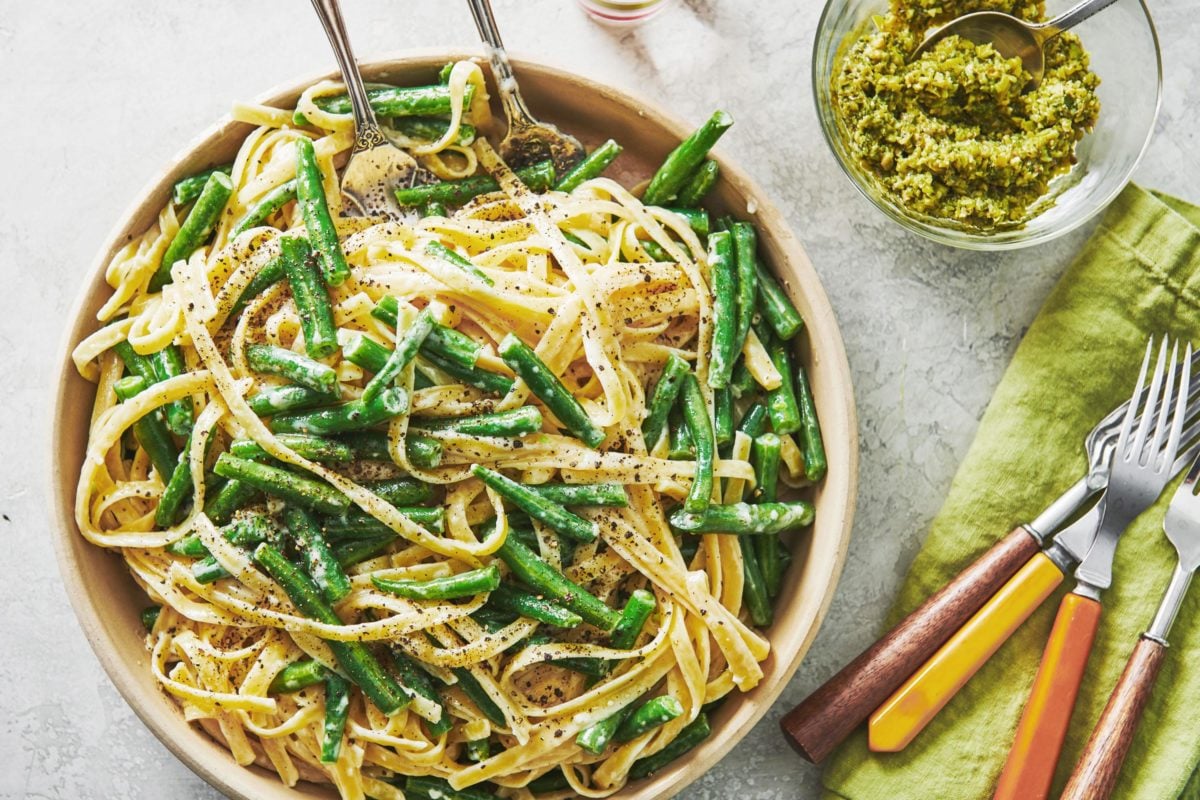 Spring Fettuccine Alfredo with Green Beans and Tapenade
