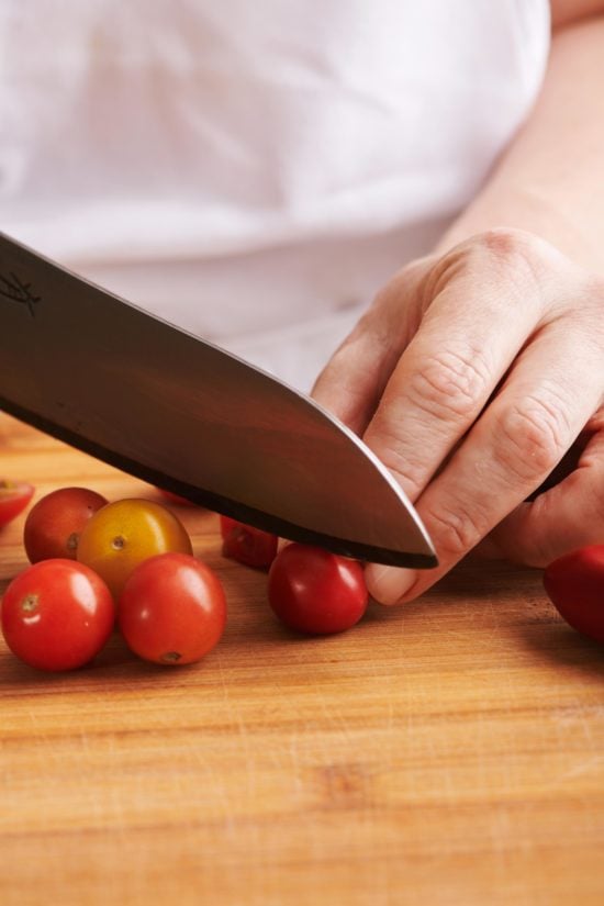 Slicing cherry tomatoes