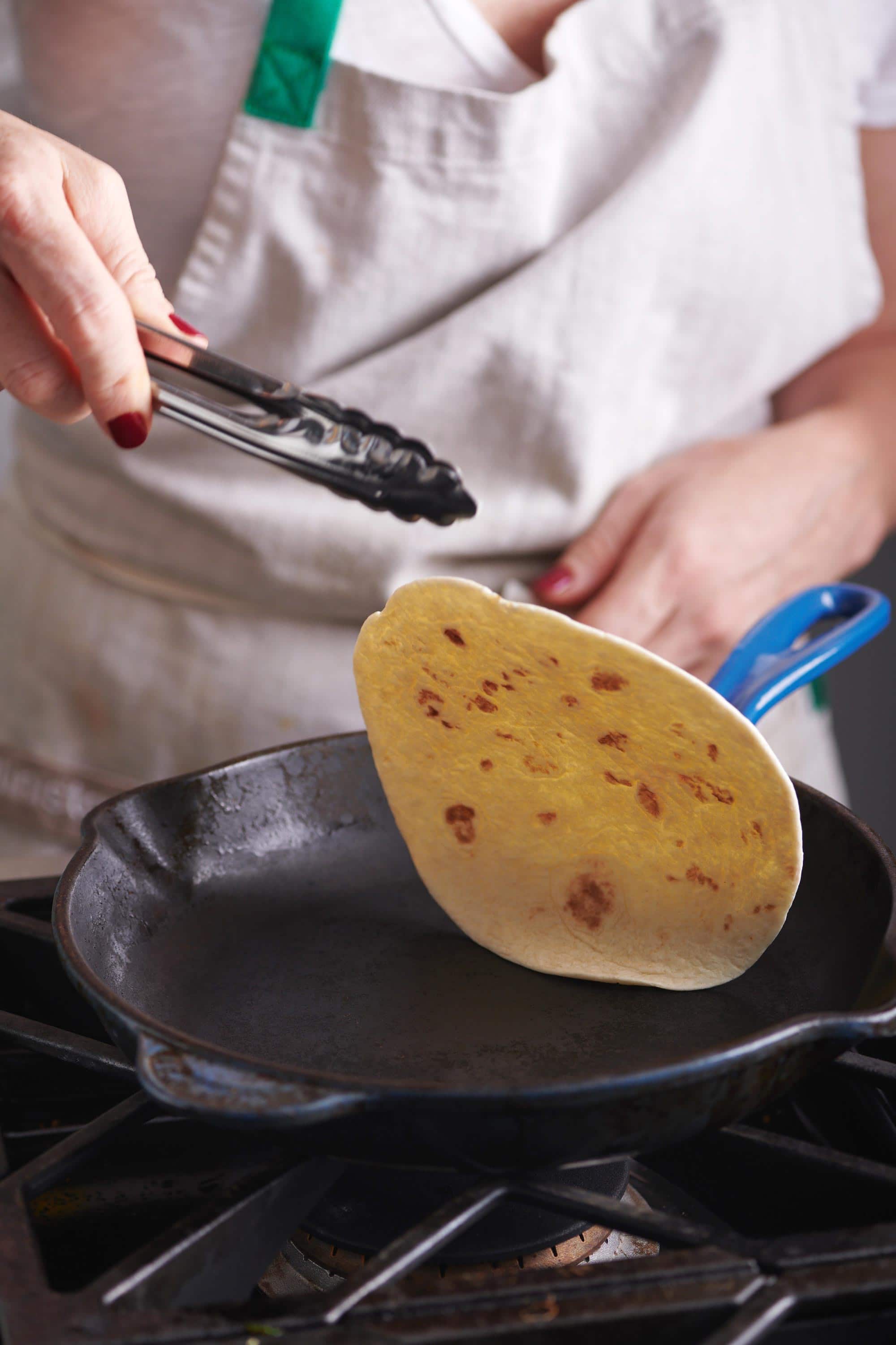 How to Warm Tortillas on the Stove, Burner, or Grill — The Mom 100