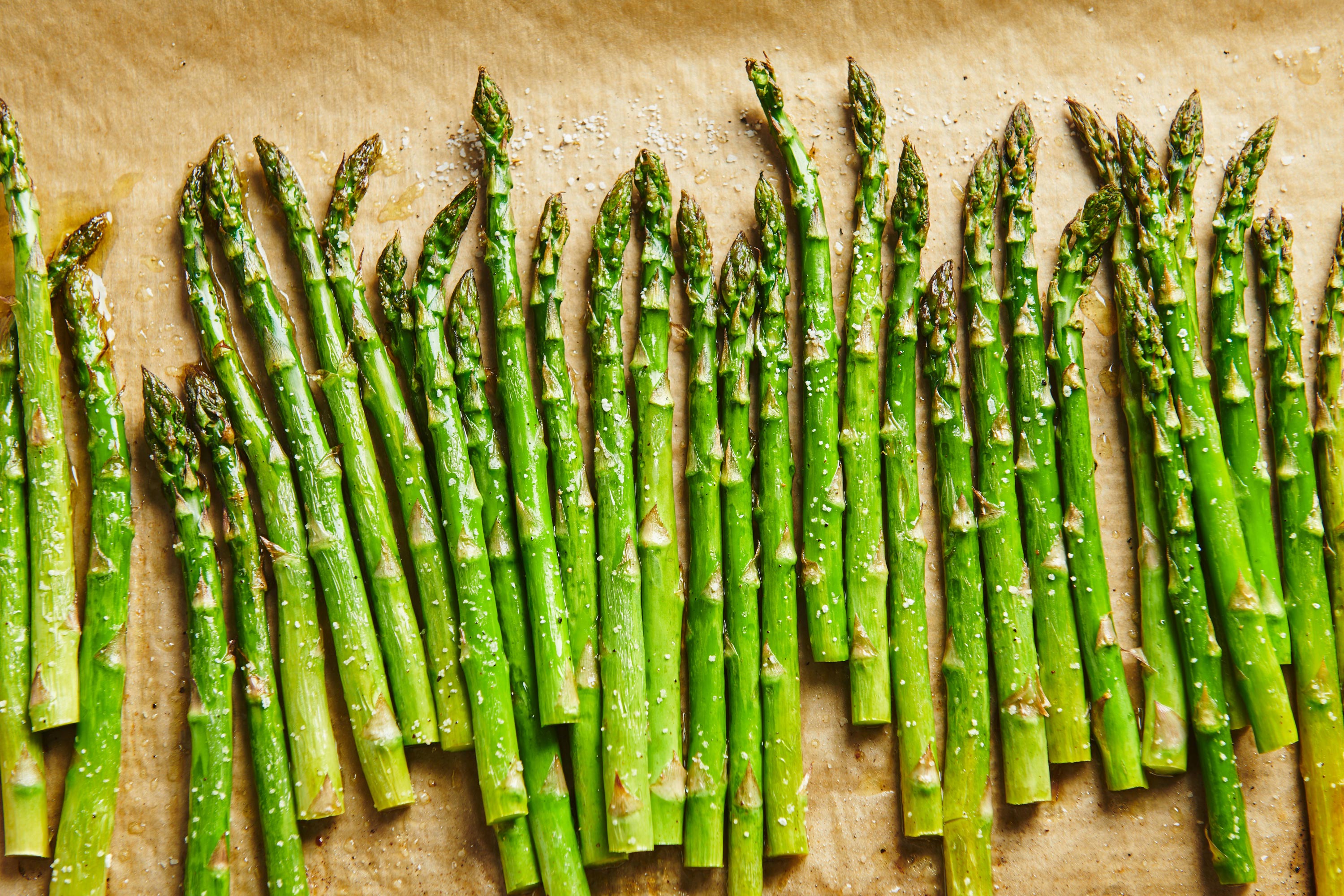 How to Roast Asparagus | Easy Roasted Asparagus — The Mom 100