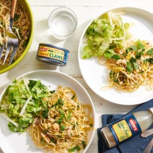 Linguine with White Clam Sauce