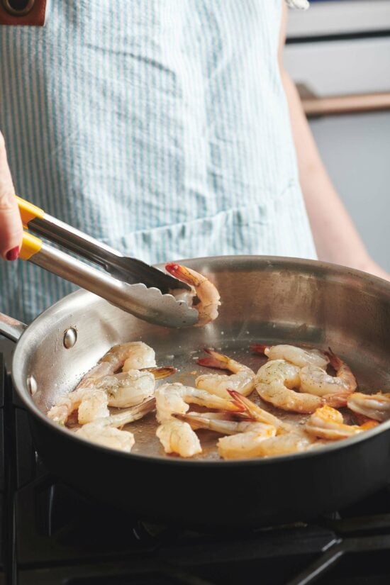 How to Sauté Shrimp on the Stove