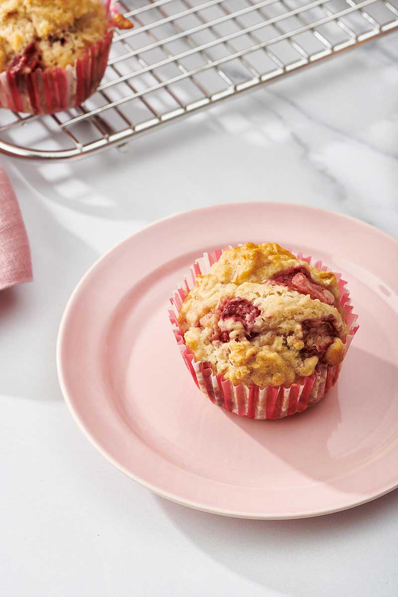 Strawberry Muffin on pink serving plate.